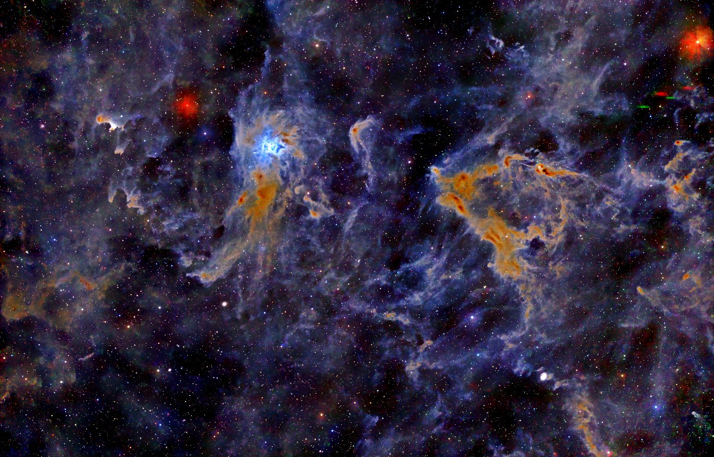 NGC 7023 (Iris Nebula) and Molecular Clouds in Cepheus with SDSS I', R' and G' filters